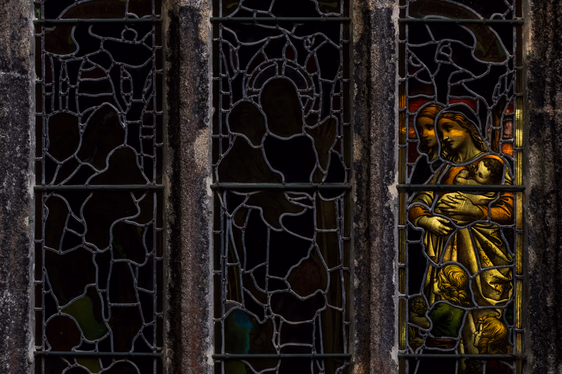 Filtering windowlight, St. Just-in-Roseland