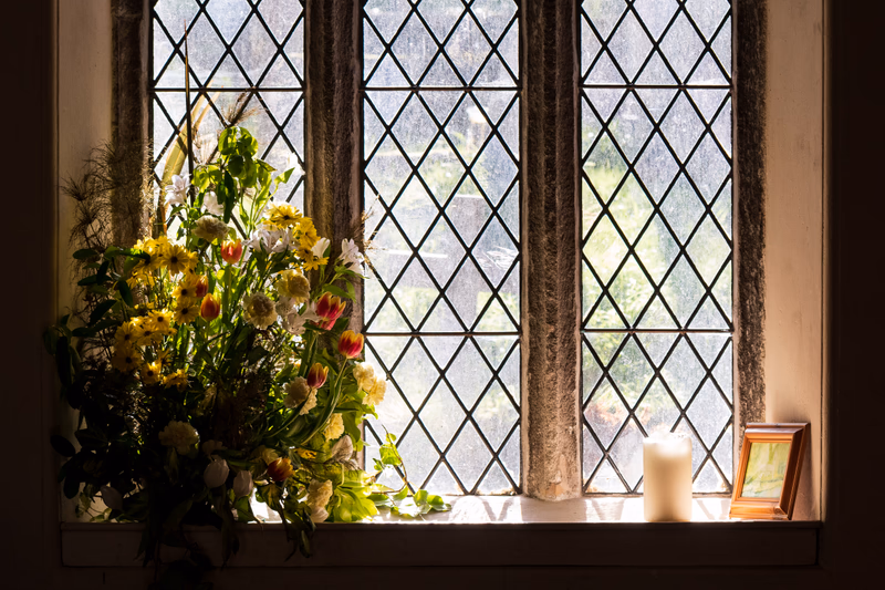 Filtered windowlight, St. Just-in-Roseland